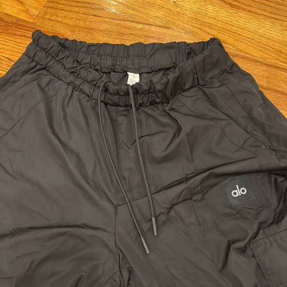 alo yoga International Wide Leg City Pant in black - Picture 5 of 5